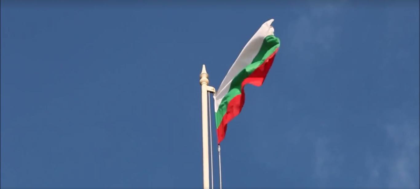 Цялото пътешествие на д-р Васил Куртев е осъществено под български флаг.