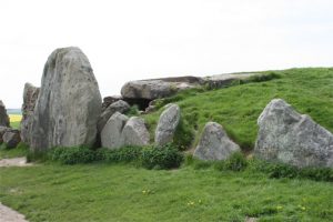 West Kennet Long Barrow в Англия